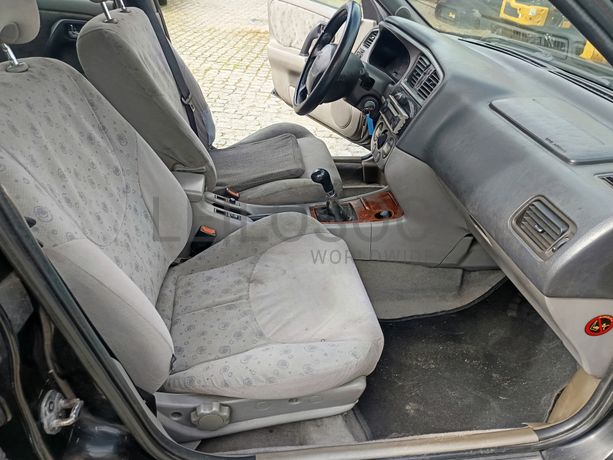 Nissan Primera · Ano 2000