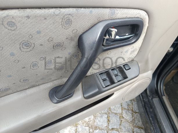 Nissan Primera · Ano 2000