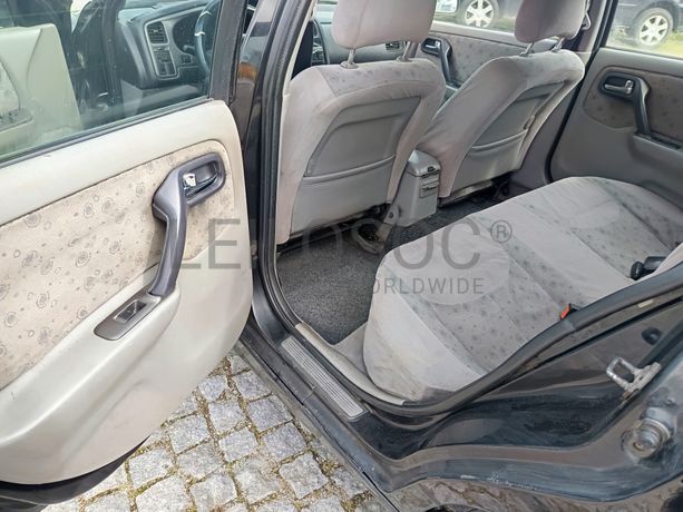 Nissan Primera · Ano 2000