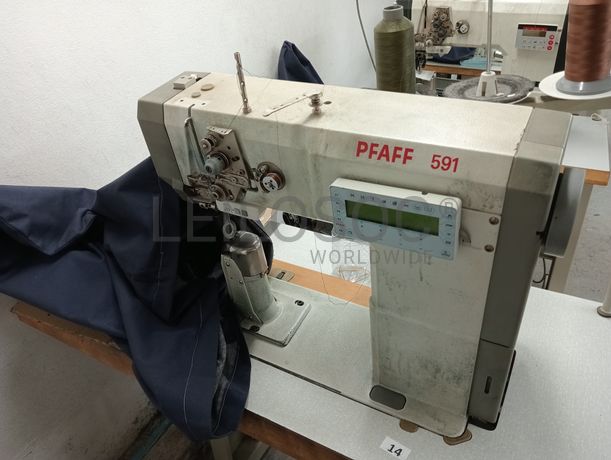 Máquinas de Coluna Alta · Máquina de Ribetes