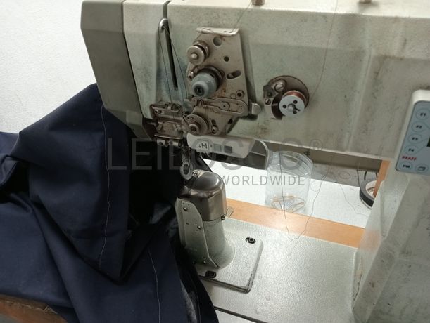 Máquinas de Coluna Alta · Máquina de Ribetes