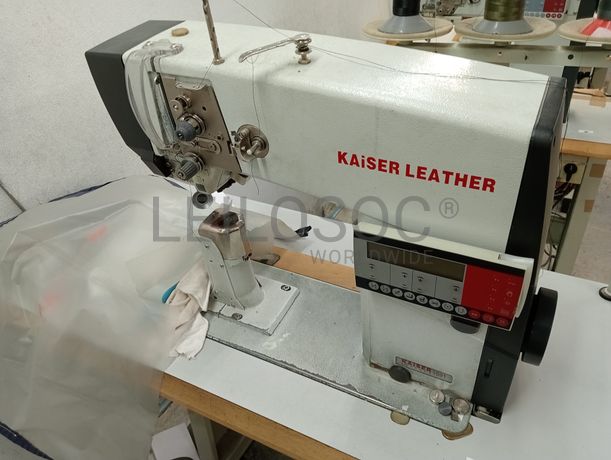 Máquinas de Coluna Alta · Máquina de Ribetes