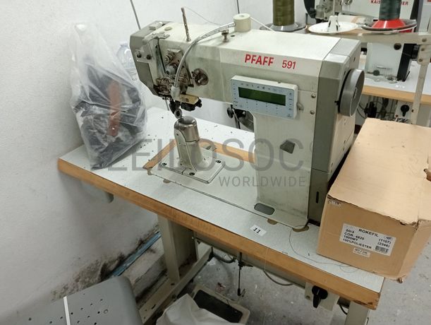 Máquinas de Coluna Alta · Máquina de Ribetes