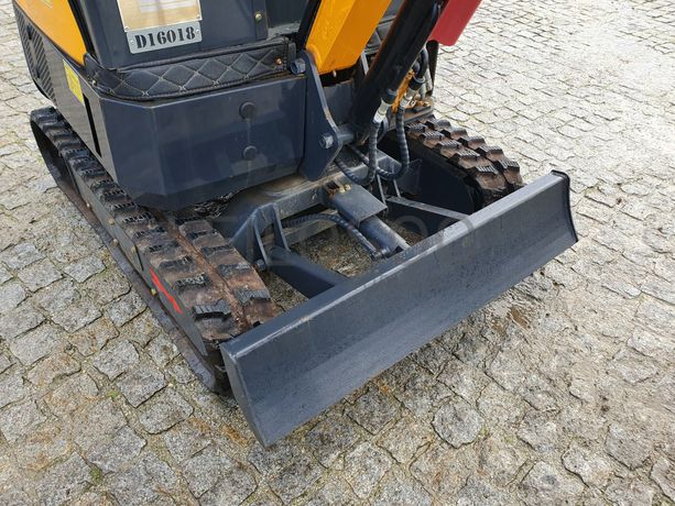 Mini Giratória Infront YFE16 · Ano 2022