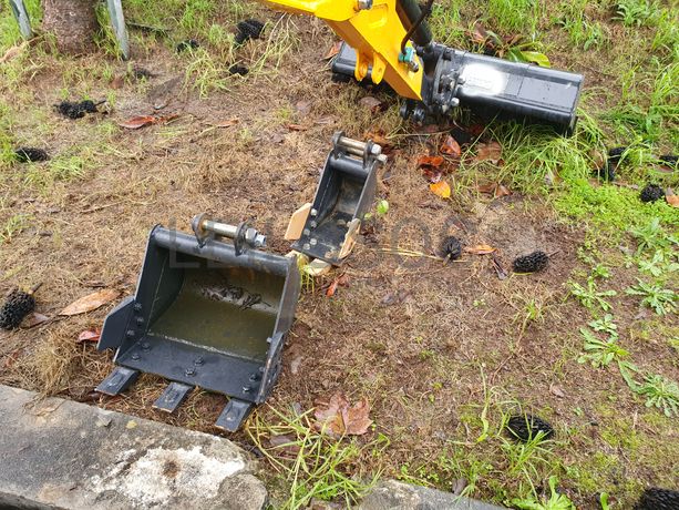 Mini Giratória Infront YFE16 · Ano 2022