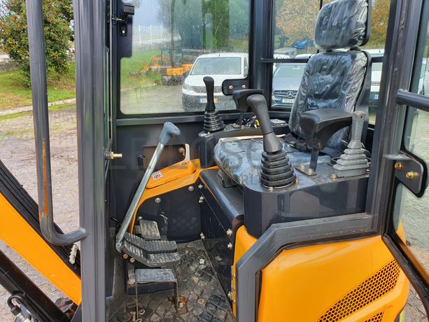 Mini Giratória Infront YFE16 · Ano 2022