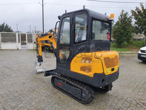 Mini Giratória Infront YFE20 · Ano 2023