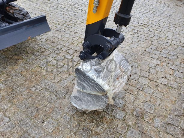 Mini Giratória Infront YFE20 · Ano 2023