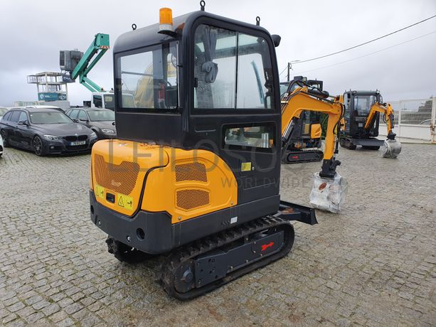 Mini Giratória Infront YFE20 · Ano 2023