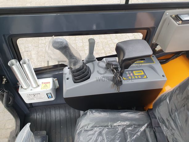 Mini Giratória Infront YFE20 · Ano 2023