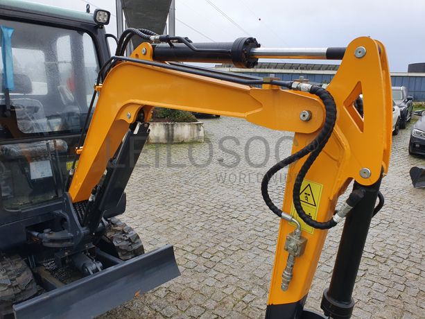 Mini Giratória Infront YFE20 · Ano 2023