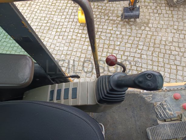 Giratória Case · Ano 2004