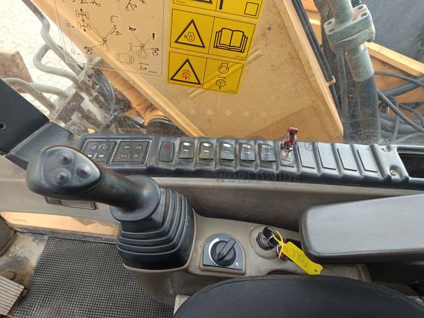 Giratória Case · Ano 2004