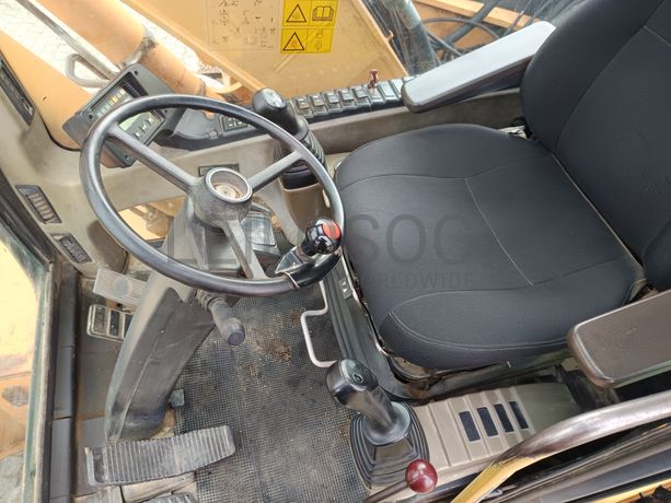 Giratória Case · Ano 2004