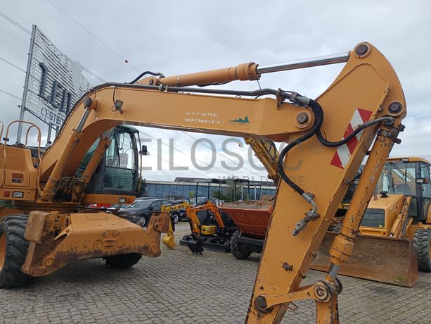 Giratória Case · Ano 2004