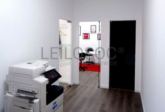 Escritório com 3 Pisos · Oeiras