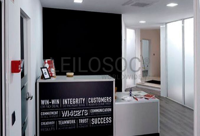 Escritório com 3 Pisos · Oeiras