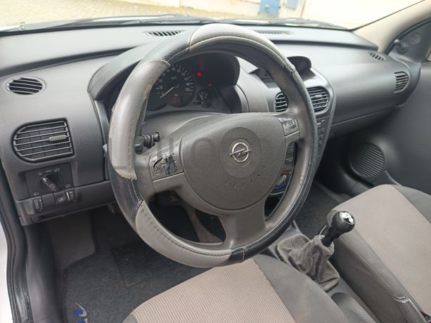 Opel Corsa · Ano 2004