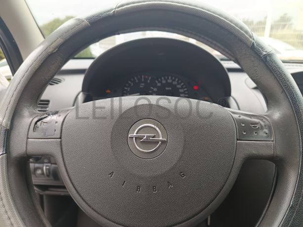 Opel Corsa · Ano 2004