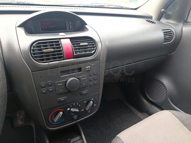 Opel Corsa · Ano 2004