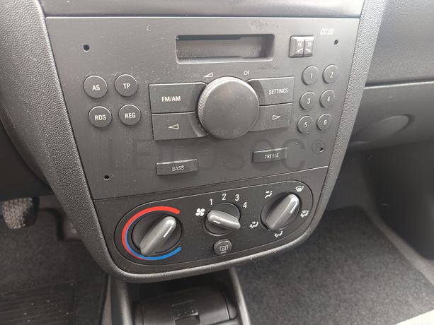 Opel Corsa · Ano 2004