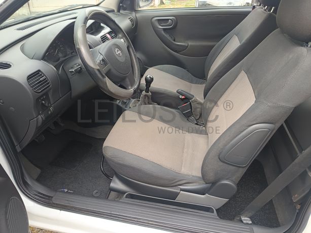 Opel Corsa · Ano 2004