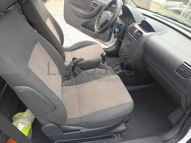 Opel Corsa · Ano 2004