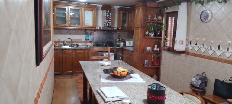 Moradia V4 com Terreno · Britiande, Lamego