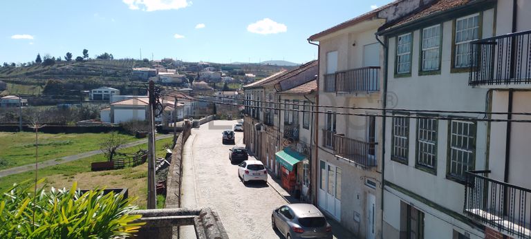 Moradia V4 com Terreno · Britiande, Lamego