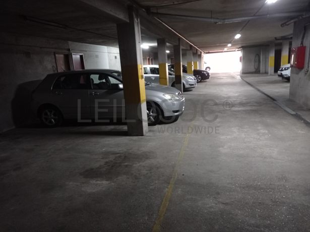 Lugar de Garagem com Arrumos · Lourosa, Santa Maria da Feira