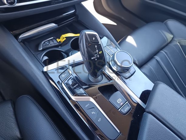 BMW 530e Performance · Ano 2017