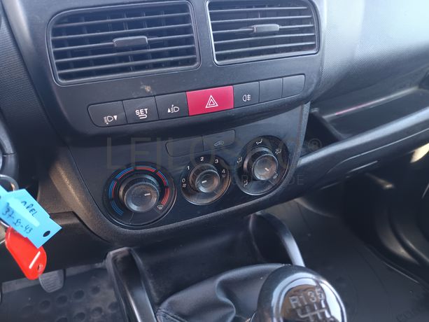 Opel Combo · Ano 2017