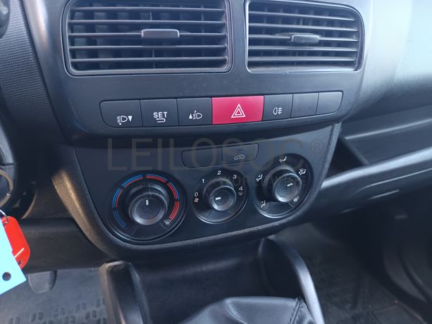 Opel Combo · Ano 2016