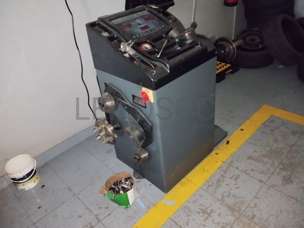 Máquina de Calibrar Pneus