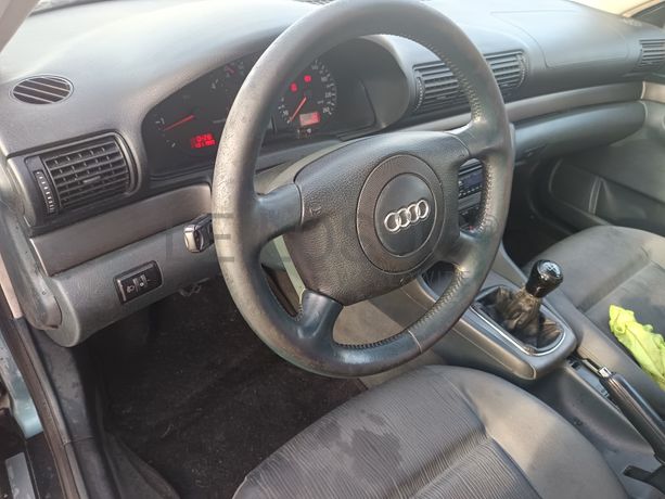 Audi A4 · Ano 1999