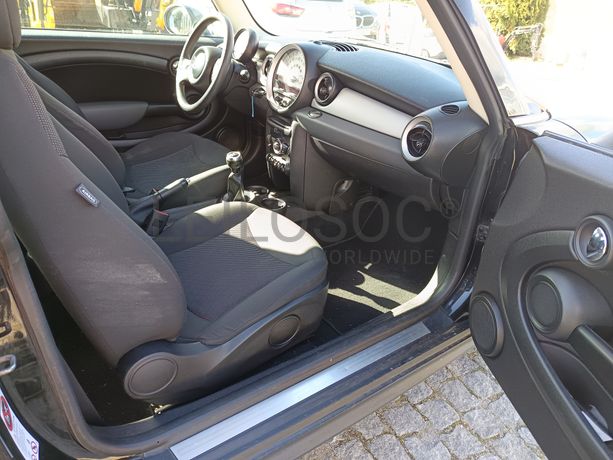 Mini Cooper One D · Ano 2012