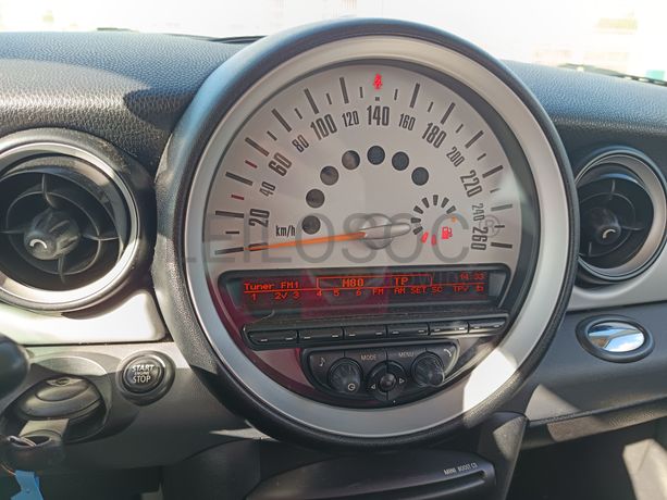 Mini Cooper One D · Ano 2012