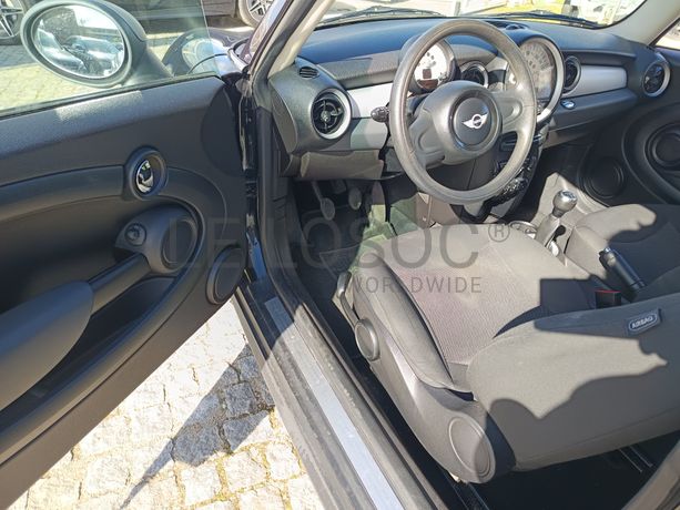 Mini Cooper One D · Ano 2012