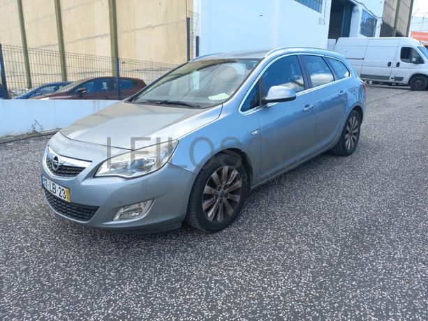 Opel Astra · Ano 2010
