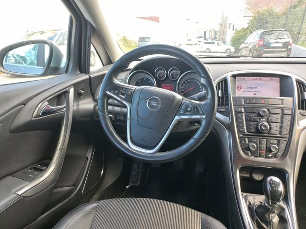 Opel Astra · Ano 2010