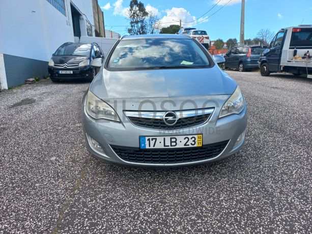 Opel Astra · Ano 2010