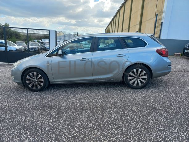 Opel Astra · Ano 2010
