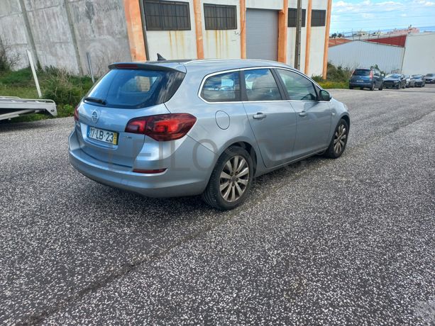 Opel Astra · Ano 2010