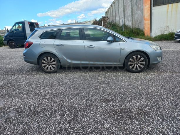 Opel Astra · Ano 2010