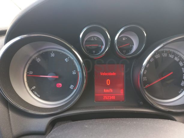 Opel Astra · Ano 2010