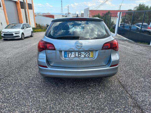 Opel Astra · Ano 2010
