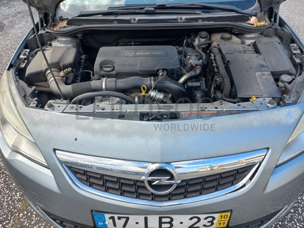 Opel Astra · Ano 2010