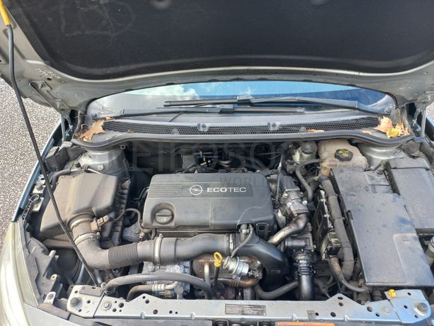 Opel Astra · Ano 2010