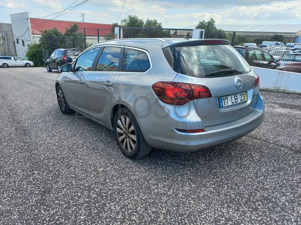 Opel Astra · Ano 2010
