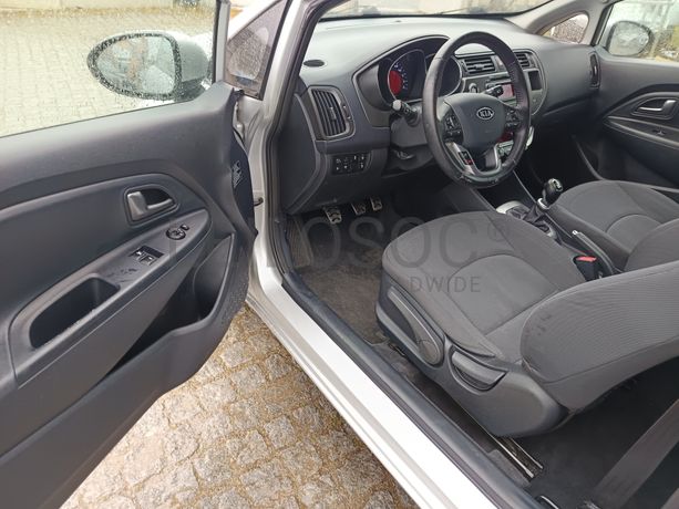 Kia Rio · Ano 2012